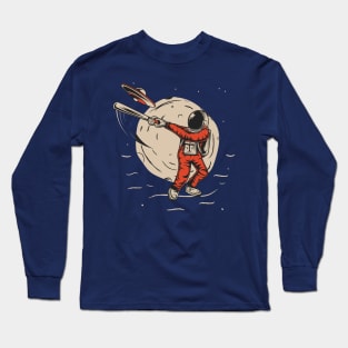 astronaut hit ufo spaceship Long Sleeve T-Shirt